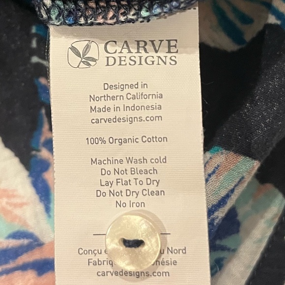 Carve Designs Dylan Gauze Shirt Organic Cotton Navy Floral - Picture 6 of 6